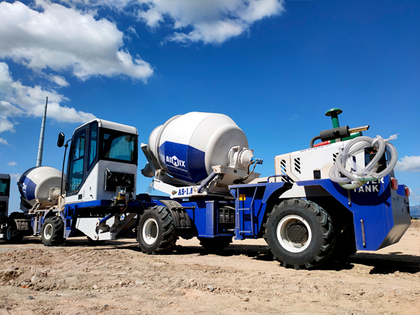 Self Loading Concrete Mixer Truck