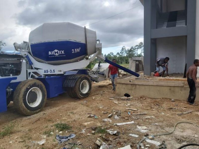 3.5 self loading mixer in Papua Indoesia